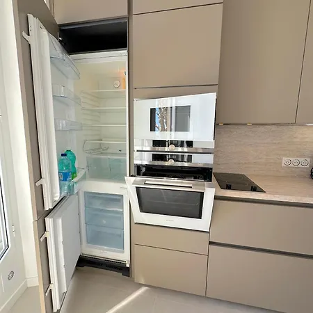 Apartment # Monaco - F1 Gp - 4 Persons - Sea View - New - Parking - Clim - Premium - And Sun Menton