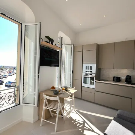 # Monaco - F1 Gp - 4 Persons - Sea View - New - Parking - Clim - Premium - And Sun マントン