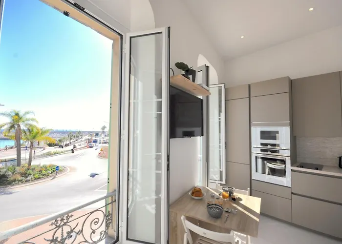 Апартаменты # Monaco - F1 Gp - 4 Persons - Sea View - New - Parking - Clim - Premium - And Sun